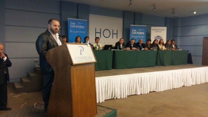 Presidente do Sindicato discursa em congresso no Chile