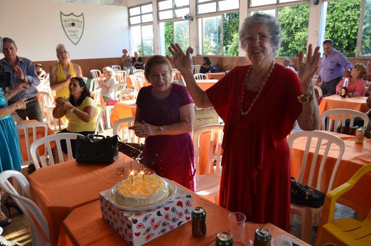 Pensionista comemora aniversário de 92 anos no Ponto de Encontro