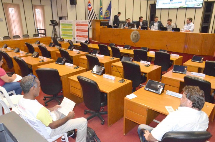 Câmara Municipal recebe palestra do Escola Sem Partido