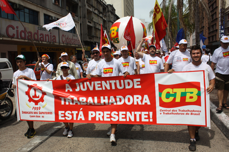 CTB marca presença na Marcha de Abertura do Fórum Social Temático 2012