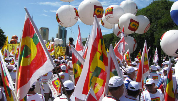 Trabalhadores de Ribeirão participam da 7ª Marcha em Brasília